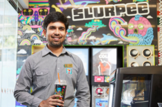 7-Eleven franchising store team member