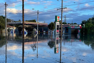 7-Eleven Maribyrnong inundated with floodwater
