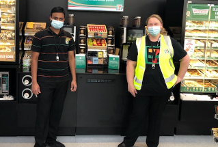 7-Eleven Ambervale store manager and team member